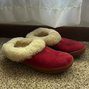 Woman's L.L.Bean Red Slippers- Size 8